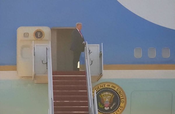 好易配资 特朗普离开华盛顿 前往阿拉斯加出席俄美首脑会晤